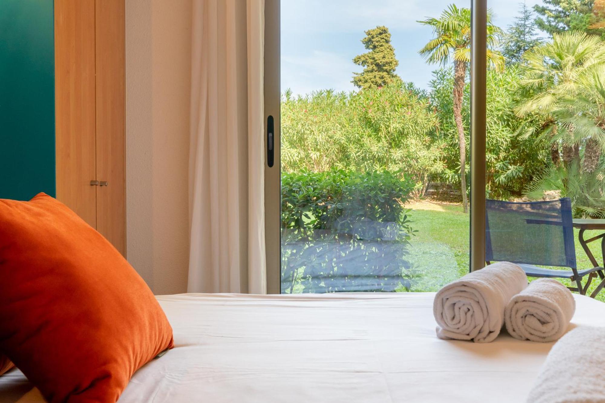 Les 15 Pins & La Mer -Your Green Getaway Near Sea & Beach Antibes Exterior photo